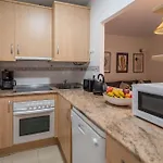 Cozy Close To The + Free Parking Apartamento Fuengirola