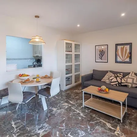 Cozy Close To The + Free Parking Appartement Fuengirola