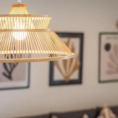 Cozy Close To The + Free Parking Апартаменты