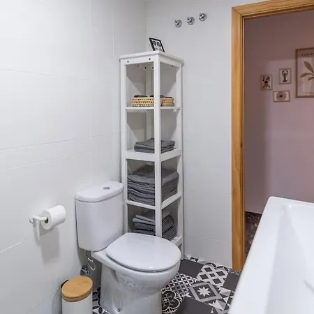 Cozy Close To The + Free Parking דירה פואנגירולה